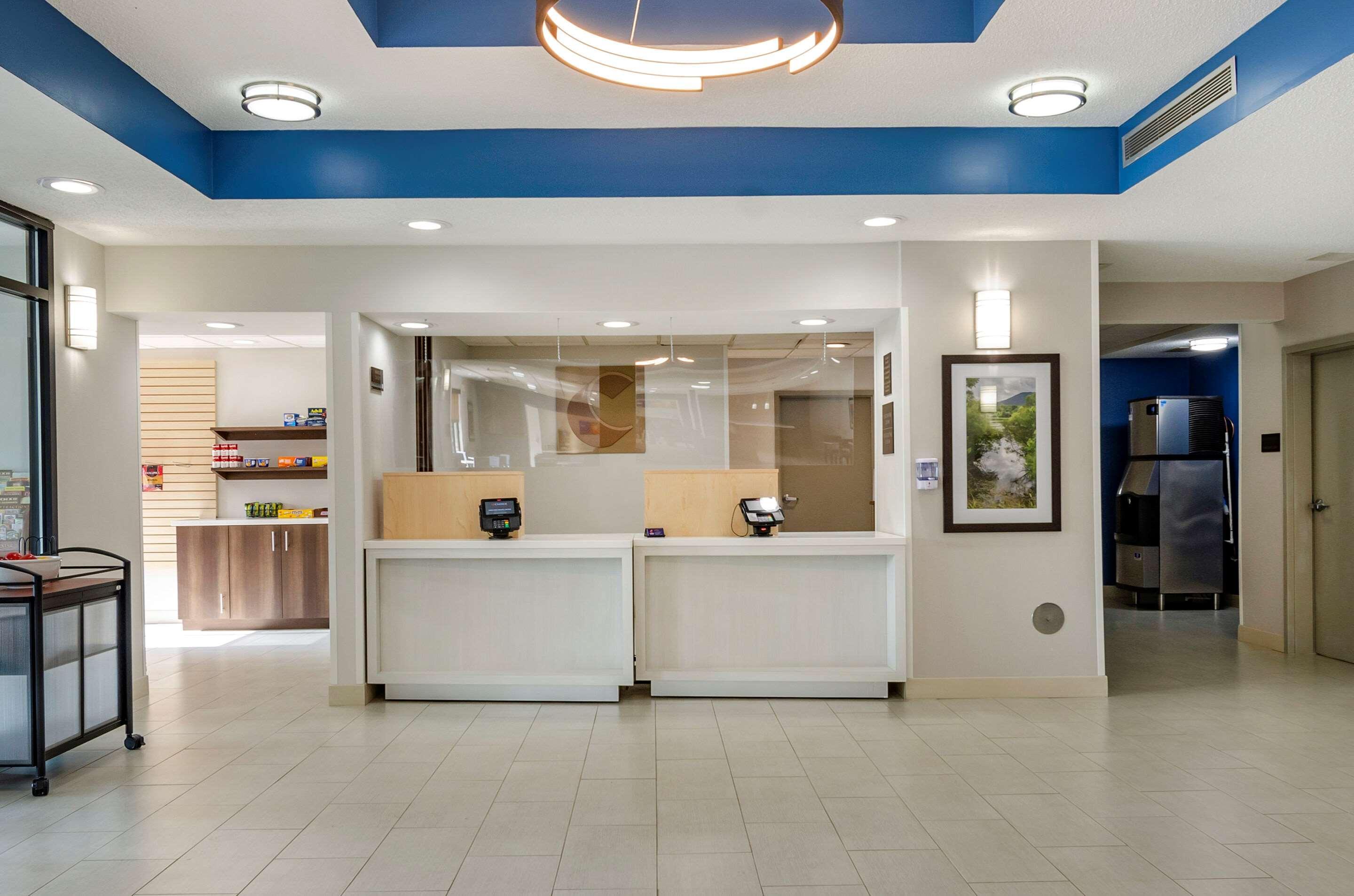 Comfort Inn & Suites Troutville - Roanoke North - Daleville Exterior foto