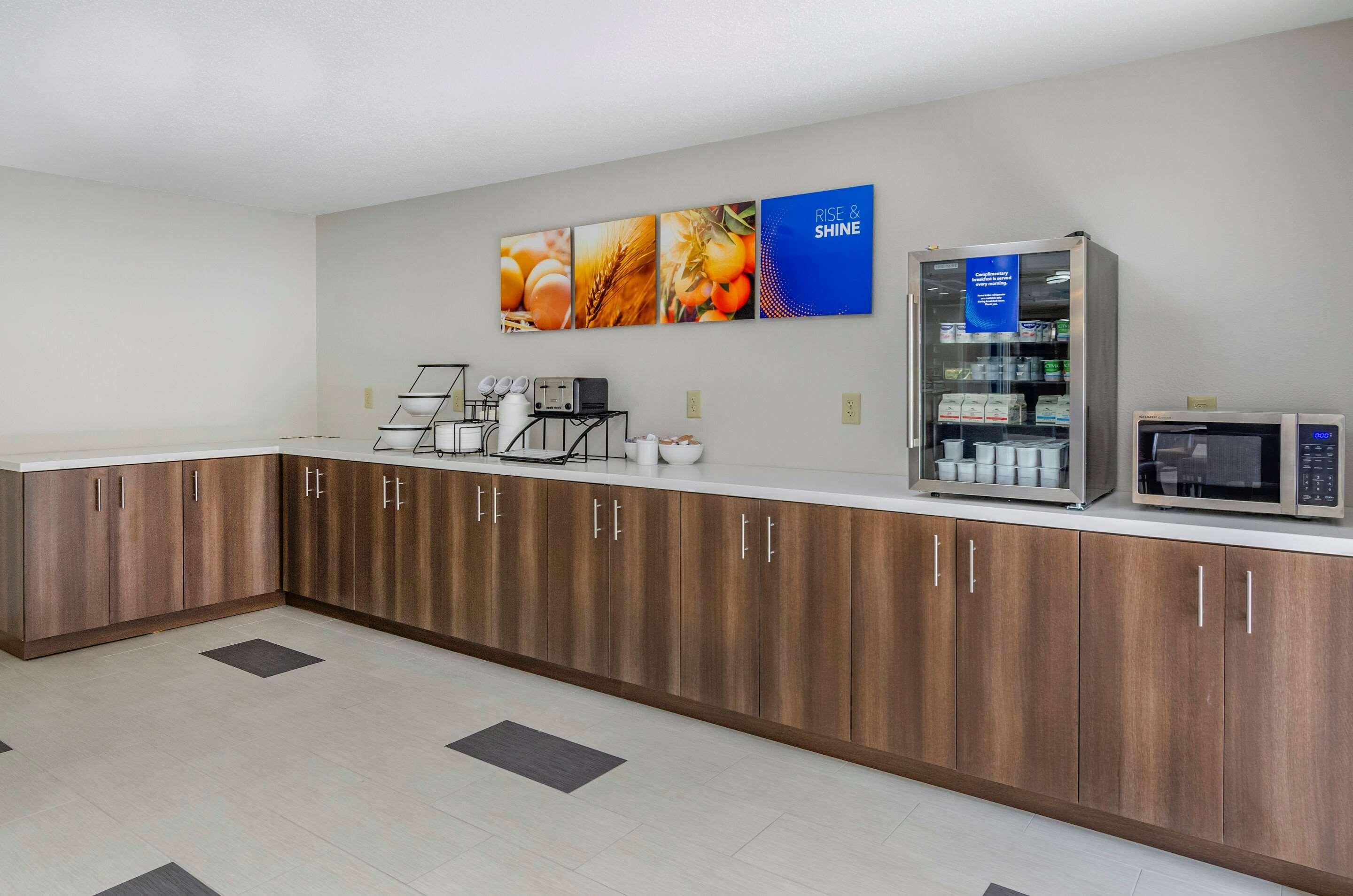 Comfort Inn & Suites Troutville - Roanoke North - Daleville Exterior foto